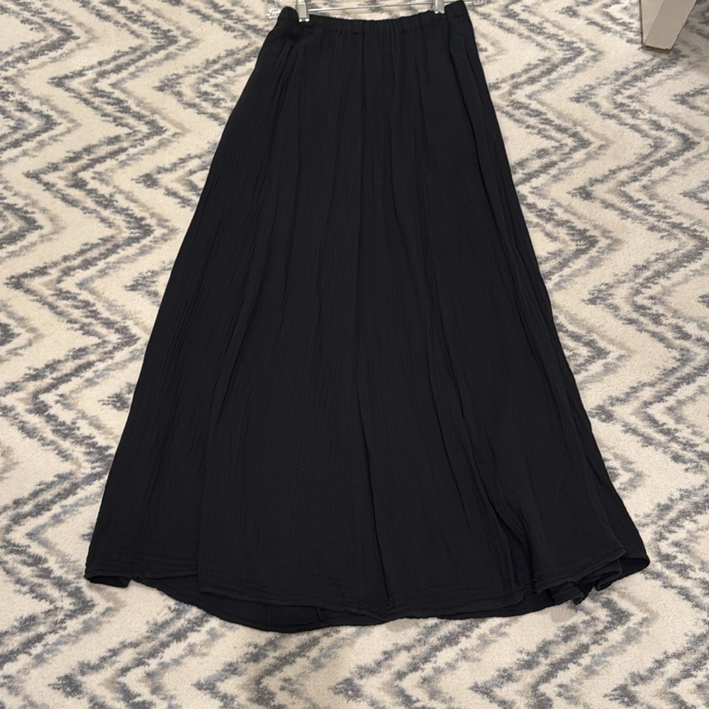XiRENA Black Maxi Skirt